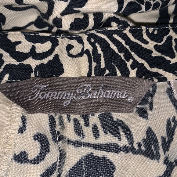 Tommy Bahama Damask Print Cropped Pants - Picture 5 of 7